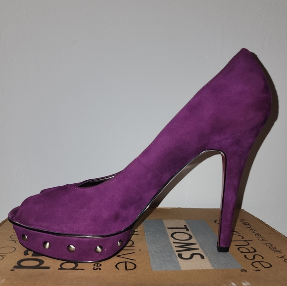 Purple & pink Paris Hilton faux suede heel (heel is 5 inches) size 9.5 - Picture 4 of 7